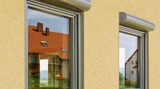 Fenster in grau mit Beschattung 